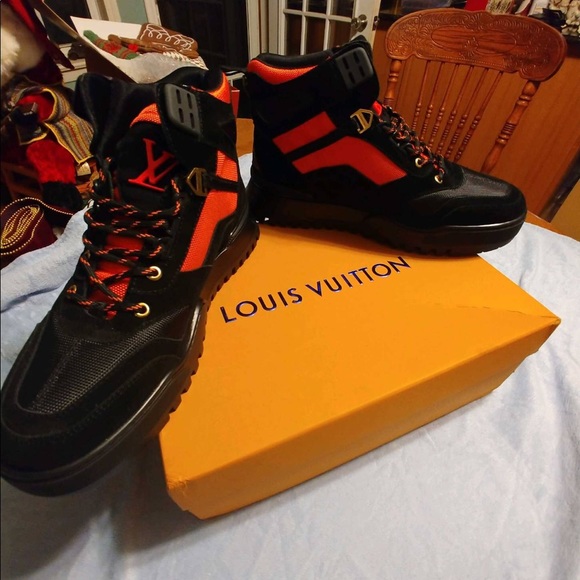 AUTHENTIC LOUIS VUITTON BOOTS - Picture 1 of 8
